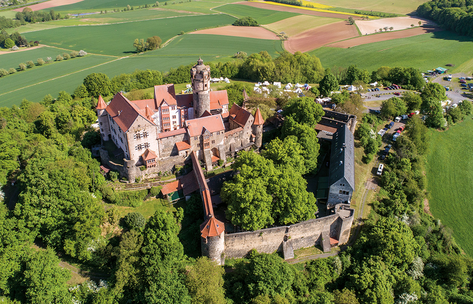 Luftaufnahme der Burg Ronneburg
